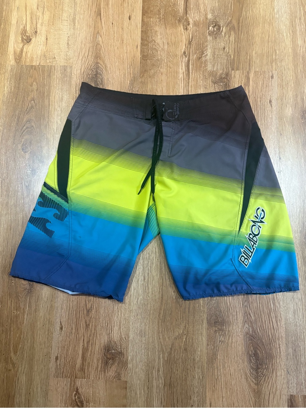 Billabong Men's Blue, Green & Gray Gradient Boardshorts